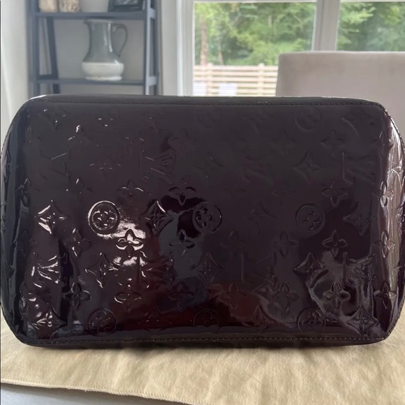 Louis Vuitton Bellevue Handbag Monogram Vernis GM Burgundy - Picture 5 of 10